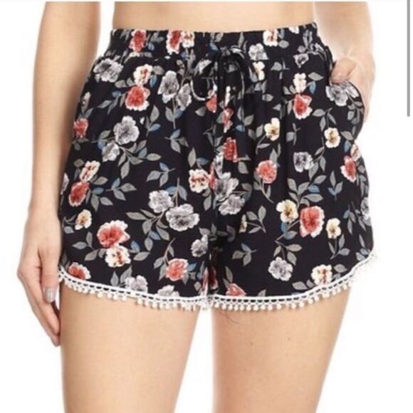NWT Floral shorts   - Picture 2 of 4